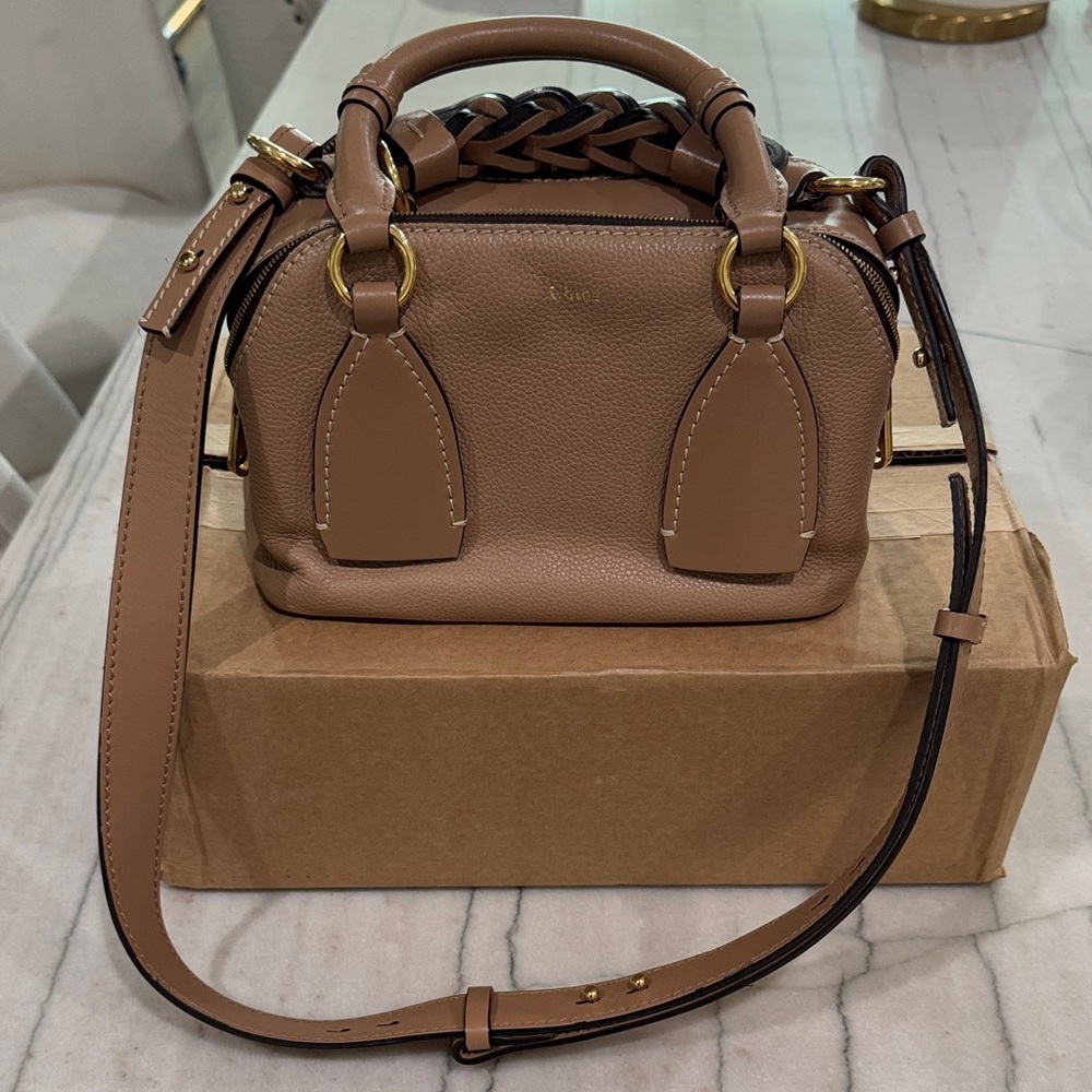 Chloe Daria Elegant Tan Leather Handbag